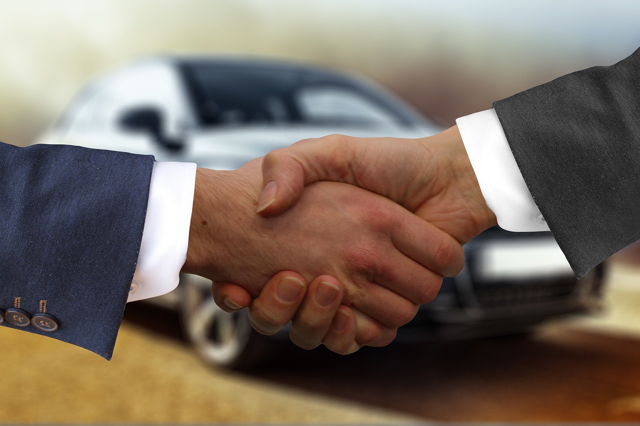 Offering handshake, autokaufmann, automobile, to buy, contract, buyer, dealer, car dealer, shaking hands, company, financial world, finance, federation, alliance, teamwork, collaboration, modern, men's suit, dealer, car dealer, car dealer, car dealer, car dealer, car dealer